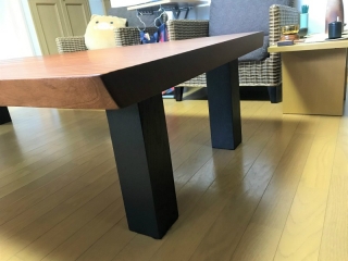 新潟市のY様邸へ182幅一枚板サペリ材フロアテーブルをお届けしました！