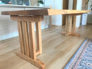 新潟市のK様邸へ194幅一枚板栃材ダイニングテーブルをお届けしました！