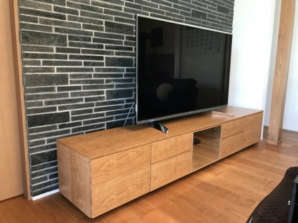 新潟市のＫ様邸にオーダー(特注)テレビボードをお届けしました！