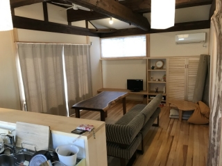 新潟市のＫ様邸にモンキーポット材ダイニングテーブル、コーナーベンチをお届けしました！