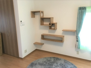 新潟市のＳ様邸にキャットウォーク兼収納棚をお届けしてきました！