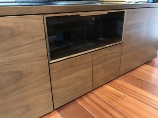 新潟市のＭ様邸へ200幅ウォールナット材特注テレビボードをお届けしました！