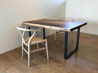 新潟市のＦ様邸に152幅モンキーポット材テーブルをお届けしました！