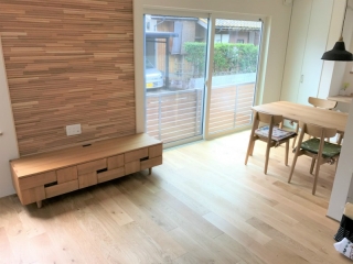 新潟市のI様邸へ150幅ナラ材ダイニングセット、158幅タモ材テレビボードをお届けしました！