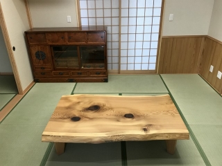 新潟市のY様邸へ151幅杉材フロアテーブル・150幅和茶棚・155幅テレビボードをお届けしました！