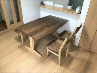 胎内市のH様邸へ150幅ウォールナット材ダイニングテーブルセットをお届けしました！