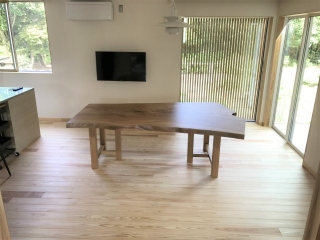 新発田市のＳ様邸へ【219幅楠材ダイニングテーブル】をお届けしました！