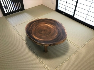 聖籠町のI様邸へモンキーポット材輪切りテーブルをお届けしました！