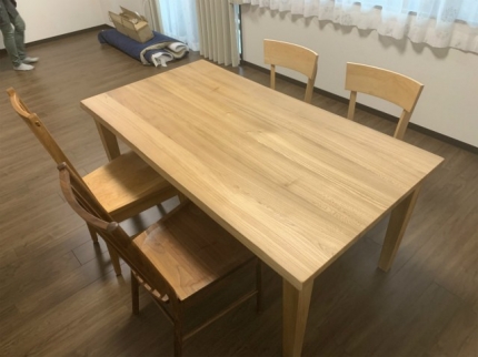 新潟市のN様邸へ160幅楡材ダイニングテーブル、チェアをお届けしました！