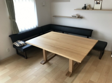 三条市のＭ様邸へ160幅北海道産ニレ材特注ダイニングテーブル・180幅タモ材テレビボードをお届けしました！