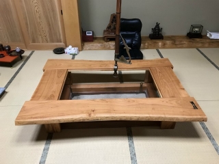 新発田市のＩ様邸へ185幅山桜材特注いろりテーブルをお届けしました！