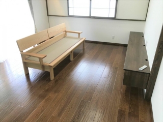 村上市のＯ様邸に３人掛け畳座あぐらソファをお届けしました！