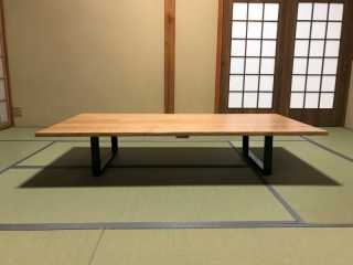 村上市のY様邸へ180幅タモ材フロアテーブル・3人掛け畳座あぐらソファをお届けしました！