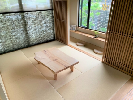 新潟市のT様邸へ【122幅一枚板栃材フロアテーブル】お届けしました！