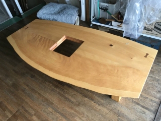 新潟市のI様邸へ160幅特注いろり風テーブルをお届けしました！