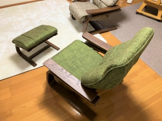 新発田市のI様邸へ楠材天然木お仏壇、1人掛けリクライナーをお届けしました！