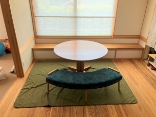 新発田市のS様邸へ130丸山桜材ダイニングテーブル、丸テーブル用ベンチをお届けしました！
