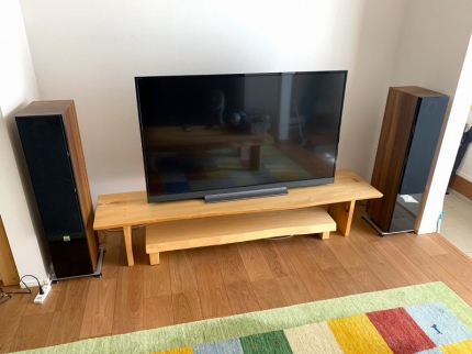 新潟市のF様邸へ180幅春楡材TVボードをお届けしました！