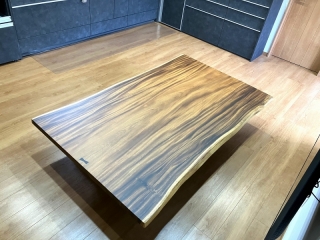 小千谷市のI様邸へ191幅一枚板モンキーポット材フロアテーブルをお届けしました！