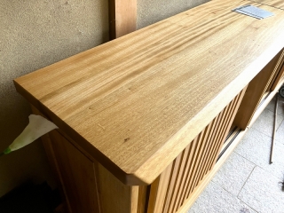 新潟市のH様邸へ122幅楠材特注下駄箱をお届けしました！