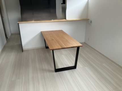 胎内市のH様邸へ180幅オーク材ダイニングテーブルをお届けしました！