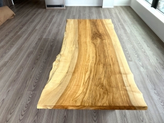 新潟市のW様邸へ180幅一枚板栃材フロアテーブルをお届けしました！