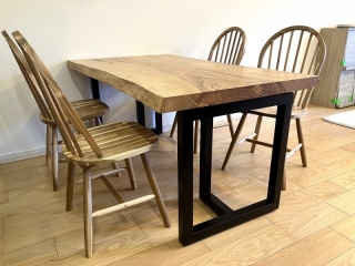 新潟市のW様邸へ152幅一枚板タモ材ダイニングテーブルをお届けしました！