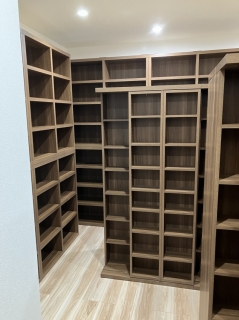 新発田市のM様邸へ特注書棚をお届けしました！