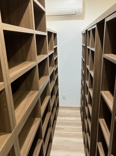 新発田市のM様邸へ特注書棚をお届けしました！