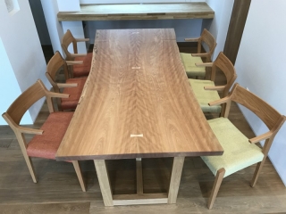 聖籠町のＩ様邸へ215幅北海道産真樺材テーブル、ナラ材アームチェアをお届けしました！
