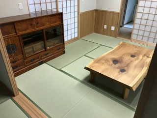 新潟市のY様邸へ151幅杉材フロアテーブル・150幅和茶棚・155幅テレビボードをお届けしました！
