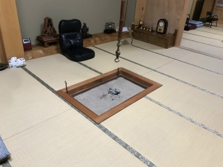 新発田市のＩ様邸へ185幅山桜材特注いろりテーブルをお届けしました！