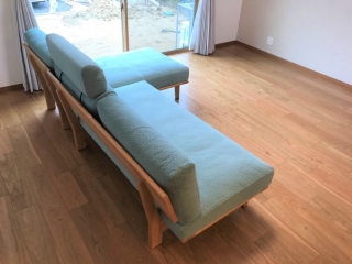 新潟市のK様邸へ242幅L型ソファをお届けしました！