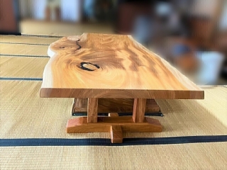 燕市のK様邸へ184幅一枚板欅材フロアテーブル、121幅一枚板栃材フロアテーブルをお届けしました！