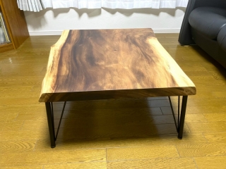 阿賀野市のY様邸へ86幅一枚板モンキーポット材フロアテーブルをお届けしました！